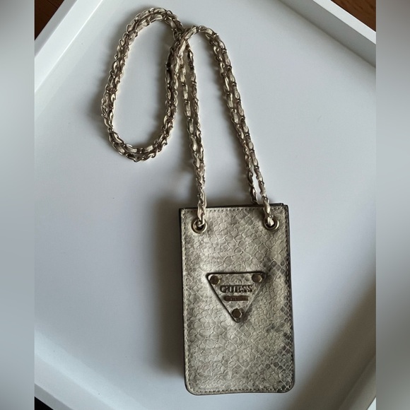 Women’s Guess Cellphone & Cardholder Case w Chain Crossbody - Picture 9 of 9